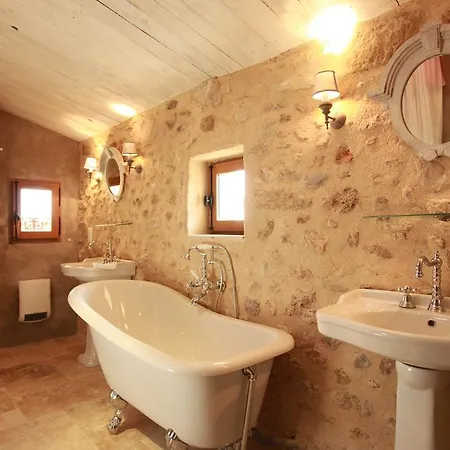 Les Remparts Bed & Breakfast