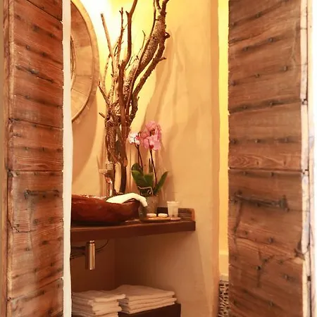 Les Remparts Bed & Breakfast 3*